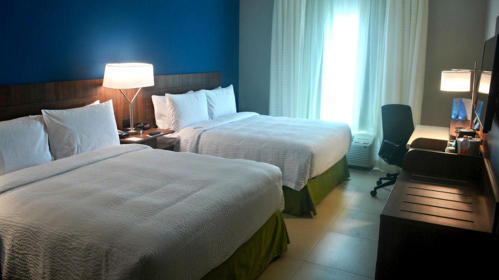 Fairfield Inn & Suites By Marriott קואצקואלקוס מראה חיצוני תמונה