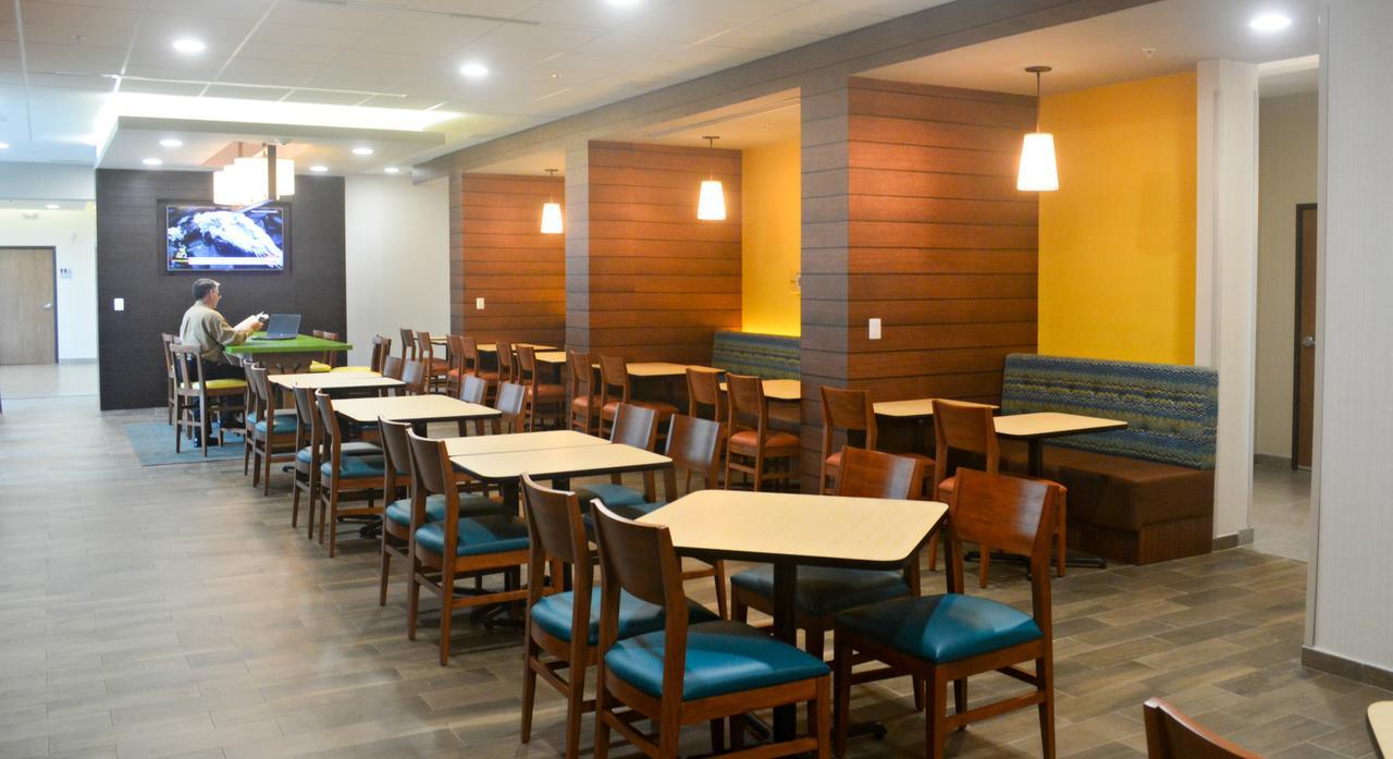 Fairfield Inn & Suites By Marriott קואצקואלקוס מראה חיצוני תמונה
