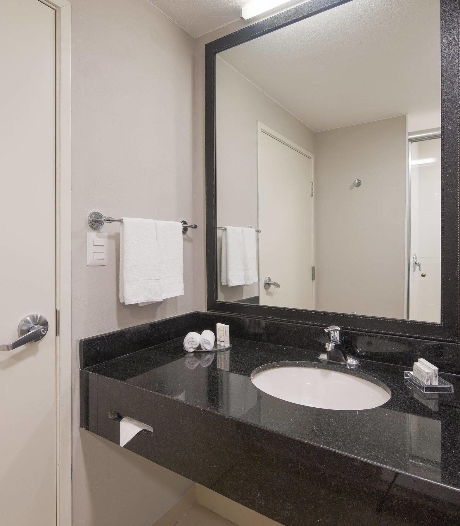 Fairfield Inn & Suites By Marriott קואצקואלקוס מראה חיצוני תמונה